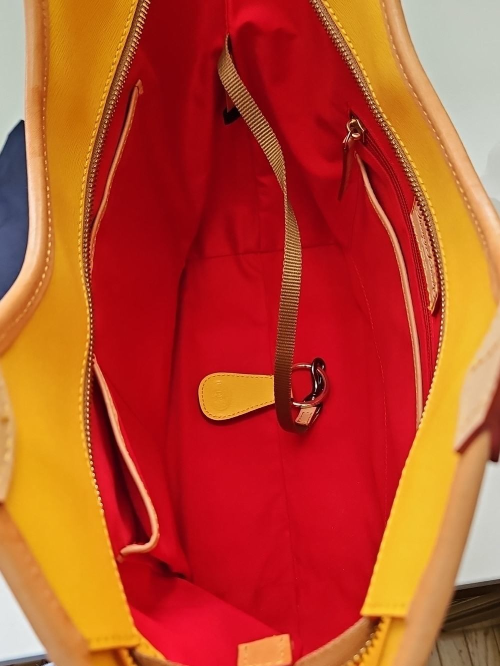 โจ๏ธ Dooney & Bourke 'Maddie' Saffiano Leather Dandelion Hobo Bag - Picture 9 of 16